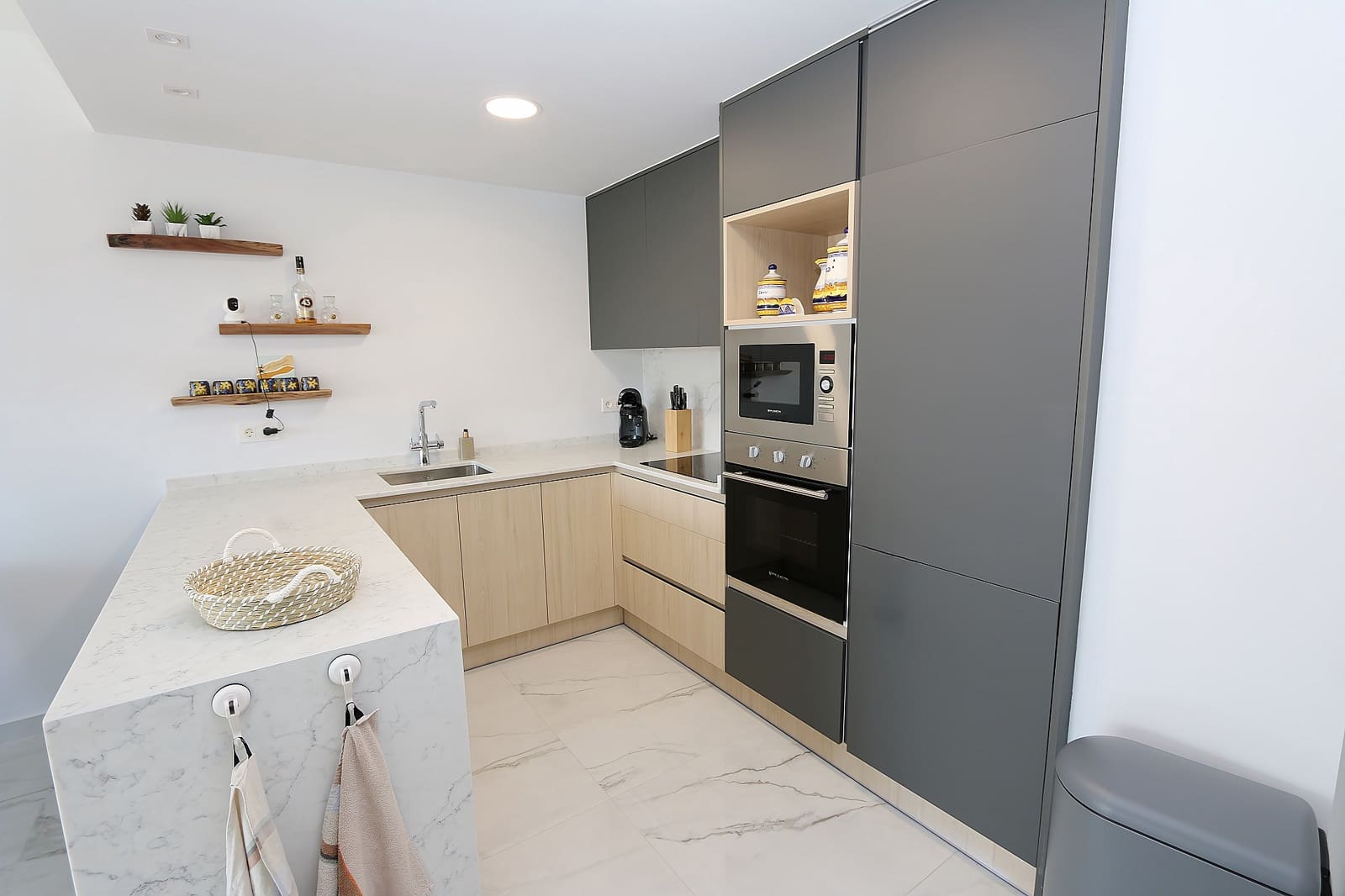 2 soverom Penthouse til salgs i Orihuela Costa med garasje - € 365 000 (Ref: 9075102)