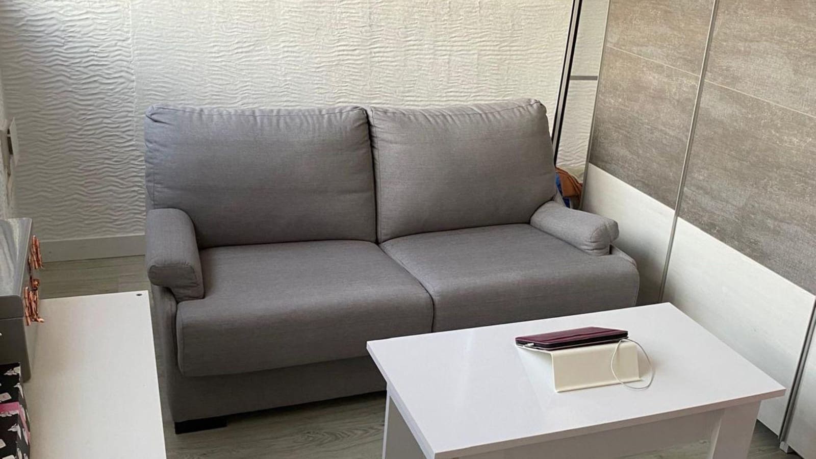 4 soverom Kjedet enebolig til salgs i Torrevieja med svømmebasseng - € 209 900 (Ref: 9076285)