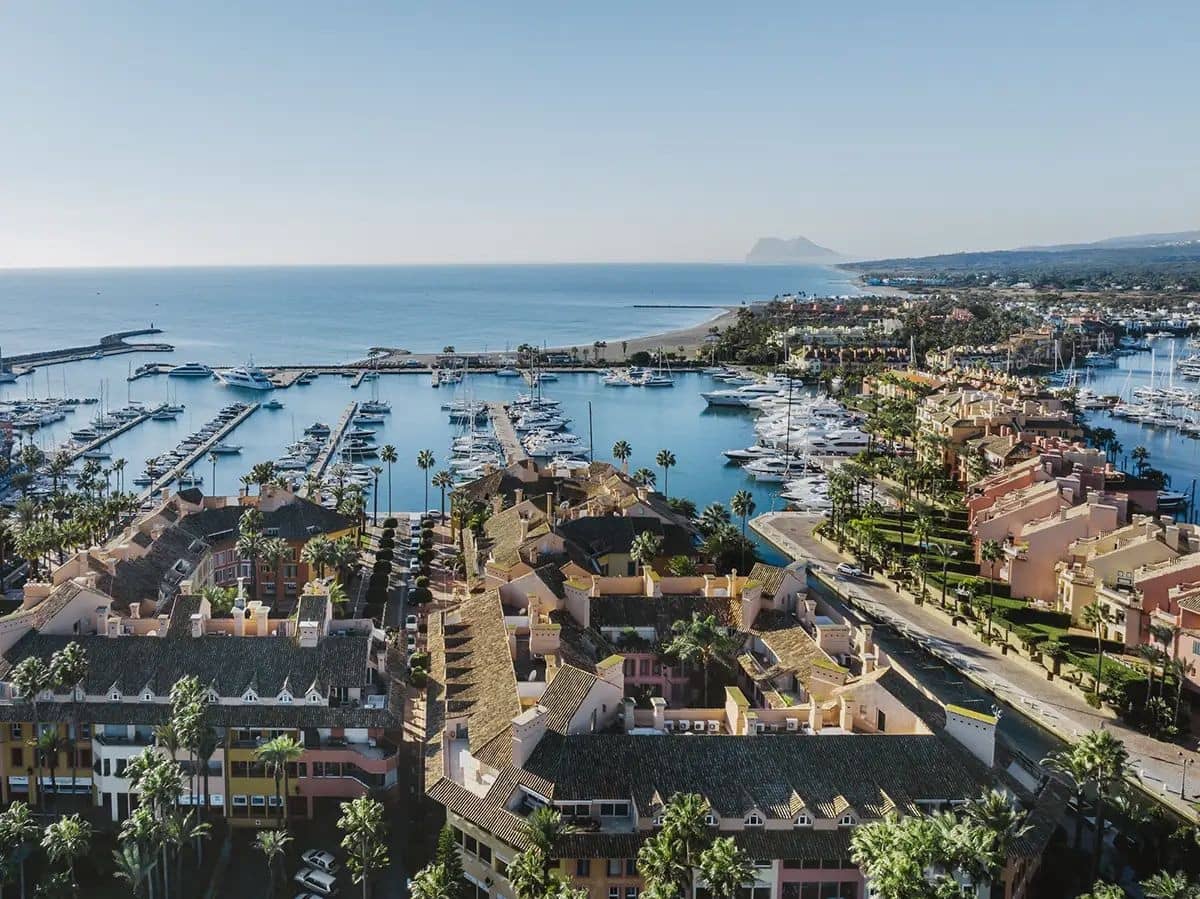 4 bedroom Villa for sale in Sotogrande with pool - € 4,000,000 (Ref: 9085260)