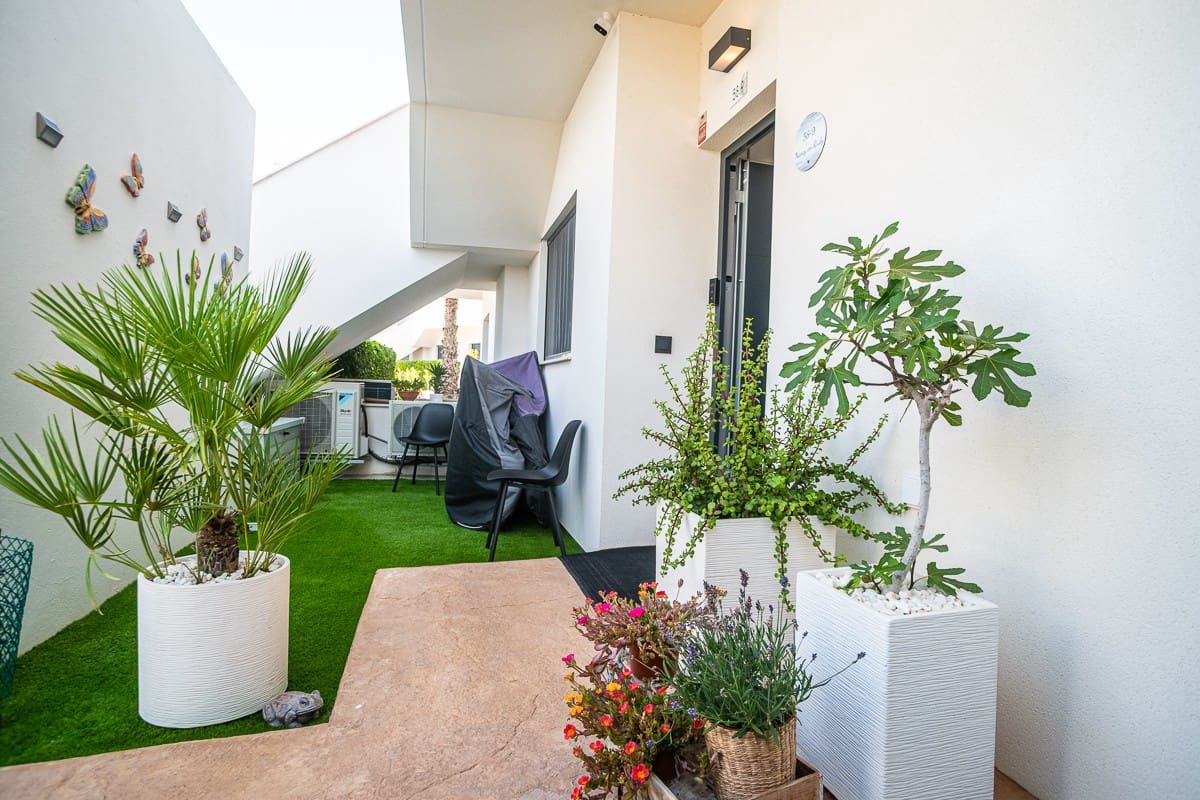 2 Zimmer Apartment zu verkaufen in Pilar de la Horadada mit Pool - 317.500 € (Ref: 9089795)