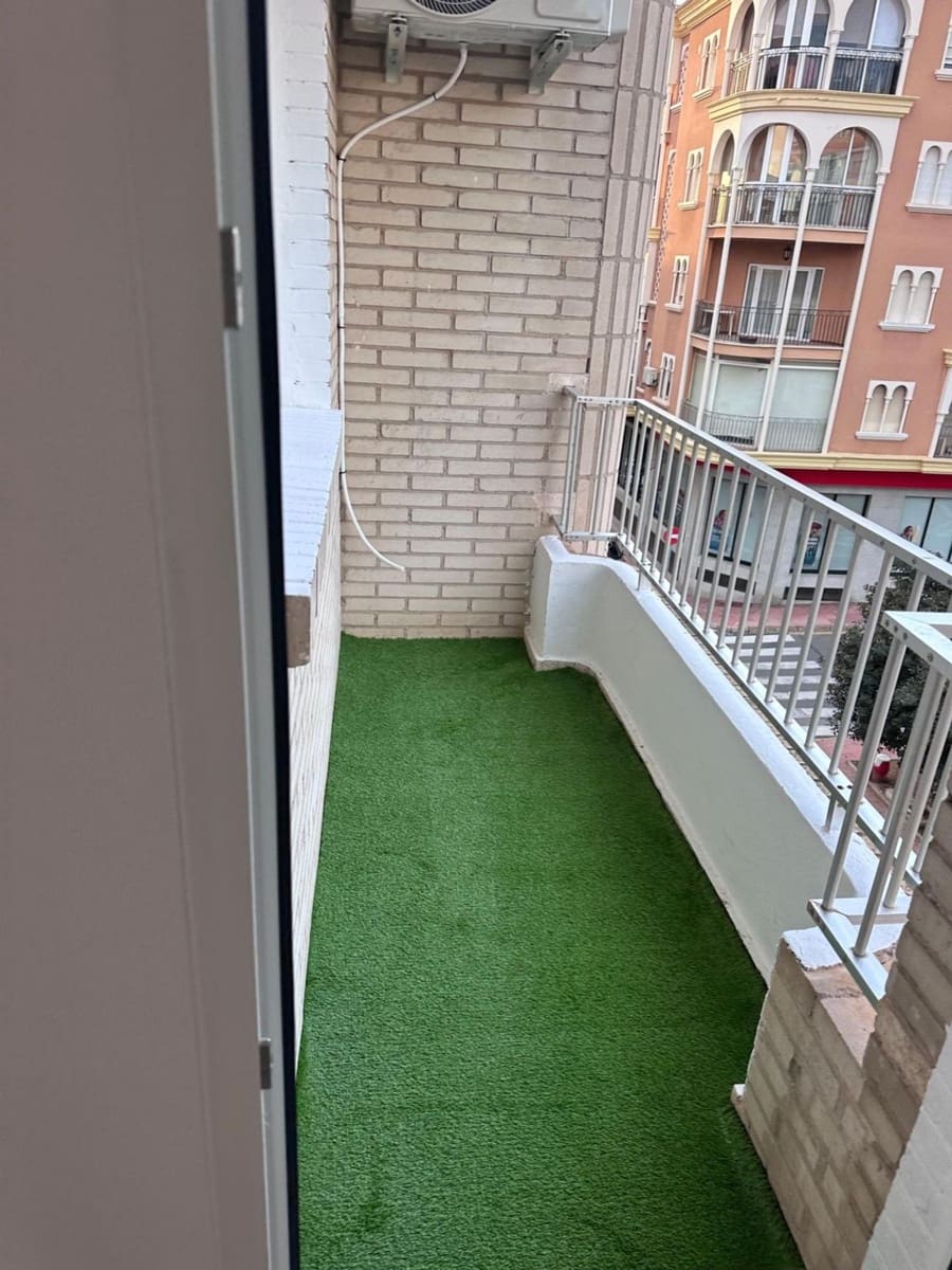 3 sypialnia Apartament na sprzedaż w Torrevieja - 200 000 € (Ref: 9089797)