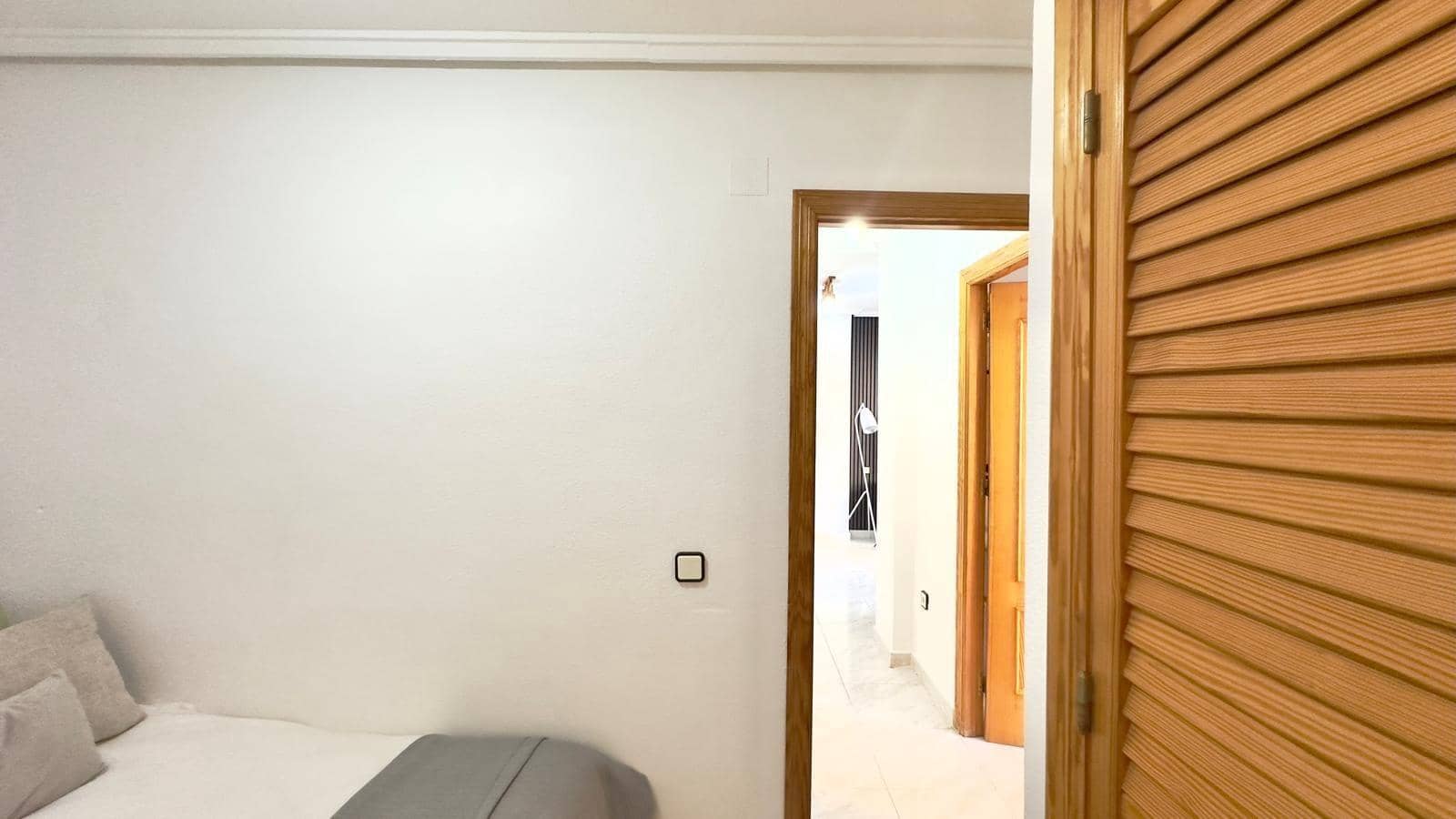 2 soveværelse Lejlighed til salg i Torrevieja med swimmingpool - € 149.900 (Ref: 9096064)