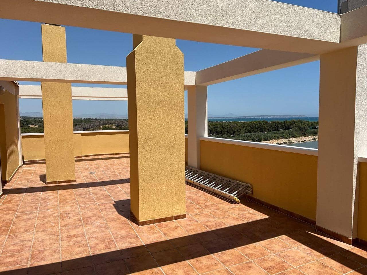 2 chambre Penthouse à vendre à Guardamar del Segura avec garage - 225 000 € (Ref: 9096067)