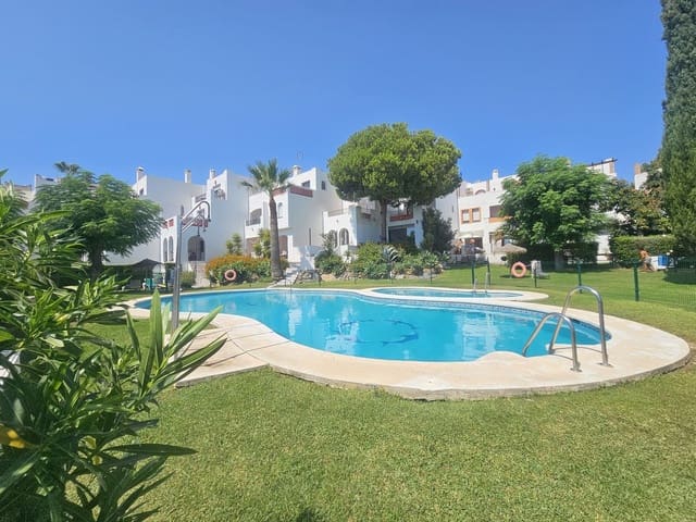 4 Zimmer Haus zu verkaufen in Zona Calvario, Estepona - 430.000 € (Ref: 9096068)