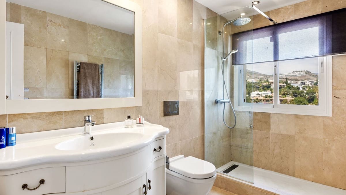 5 soverom Villa til salgs i Marbella med garasje - € 1 999 000 (Ref: 9100746)