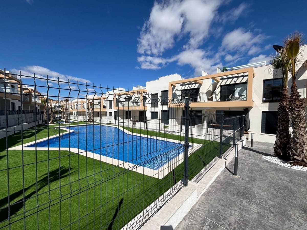 2 bedroom Apartment for sale in Villamartin with pool garage - € 249,000 (Ref: 9102870)