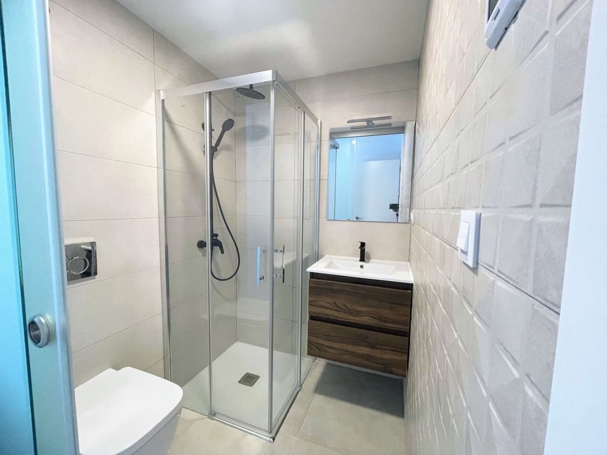 2 Zimmer Apartment zu verkaufen in Villamartin mit Pool Garage - 255.000 € (Ref: 9102870)