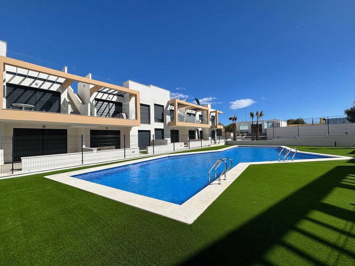 2 Zimmer Apartment zu verkaufen in Villamartin mit Pool Garage - 255.000 € (Ref: 9102870)