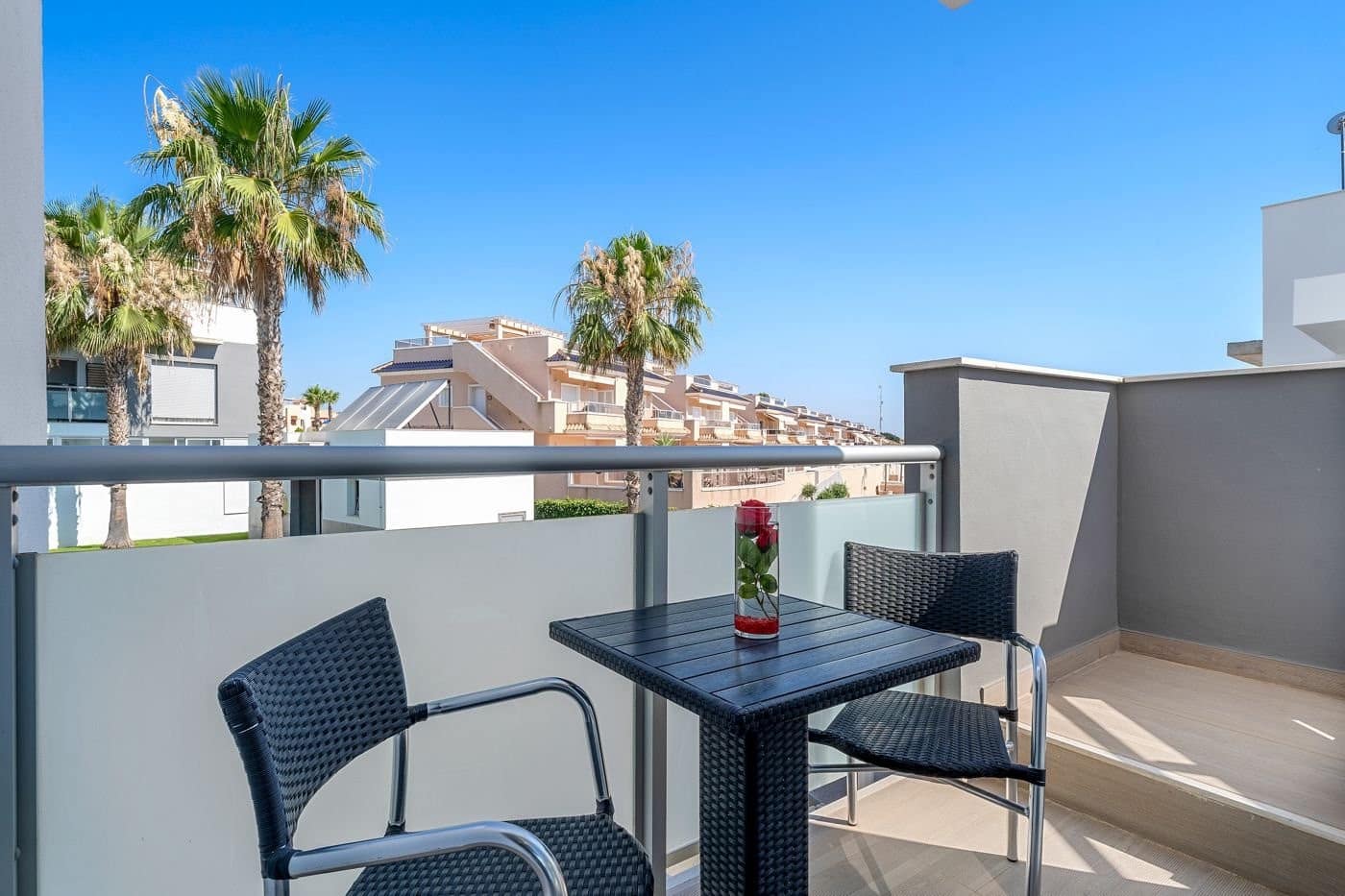 2 soveværelse Bungalow til salg i Orihuela Costa med swimmingpool - € 279.000 (Ref: 9102873)