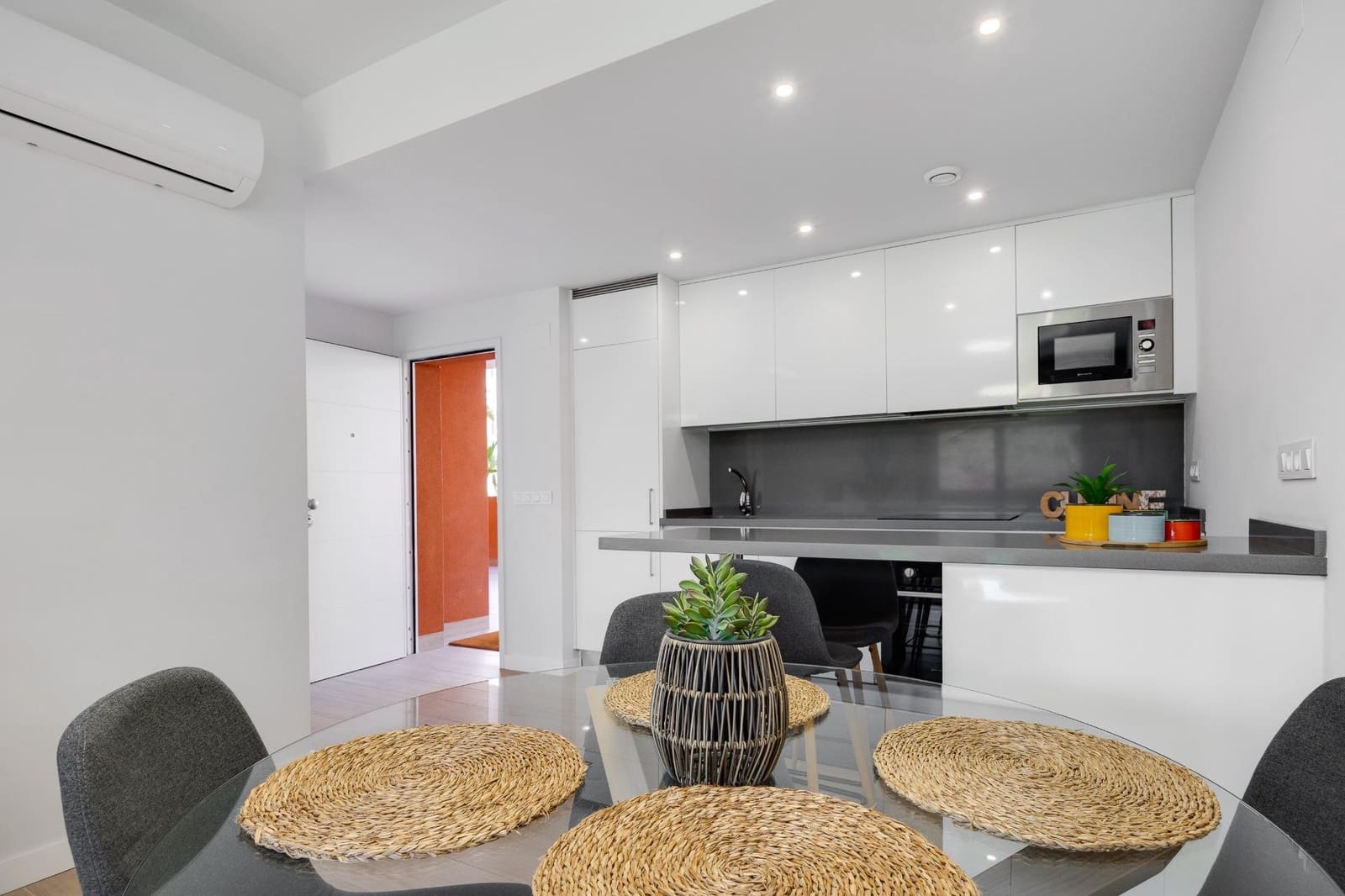 2 bedroom Apartment for sale in Orihuela Costa with pool - € 265,000 (Ref: 9102879)