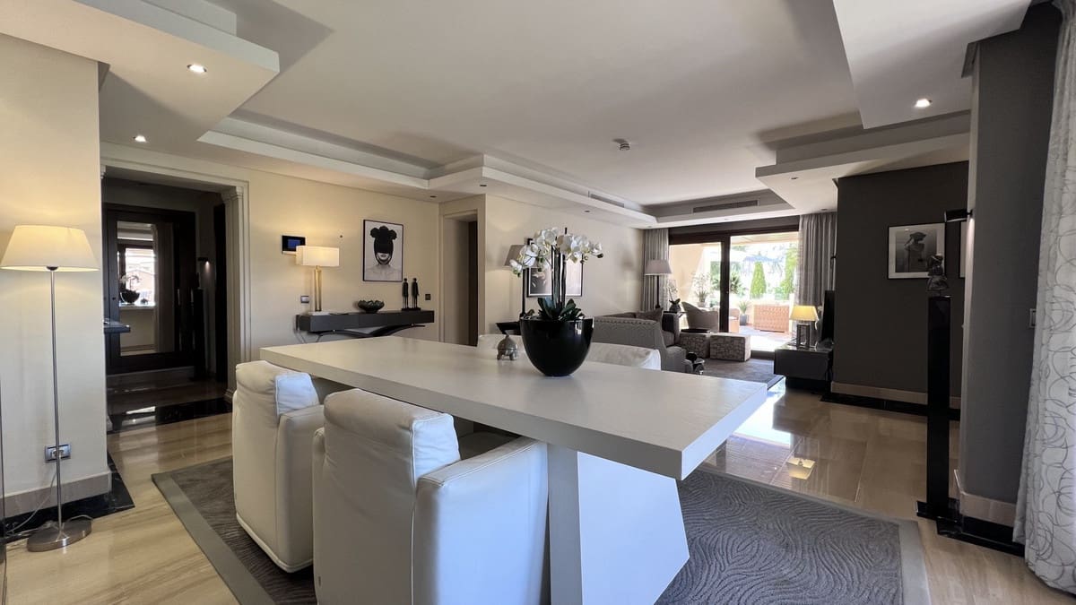 1 soverom Leilighet til salgs i Estepona - € 550 000 (Ref: 9102894)