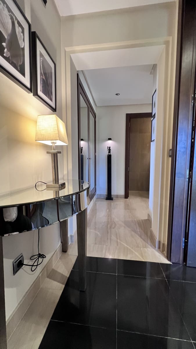 1 soverom Leilighet til salgs i Estepona - € 550 000 (Ref: 9102894)