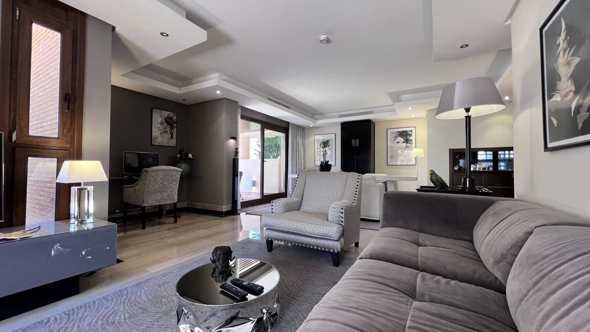 1 soverom Leilighet til salgs i Estepona - € 550 000 (Ref: 9102894)