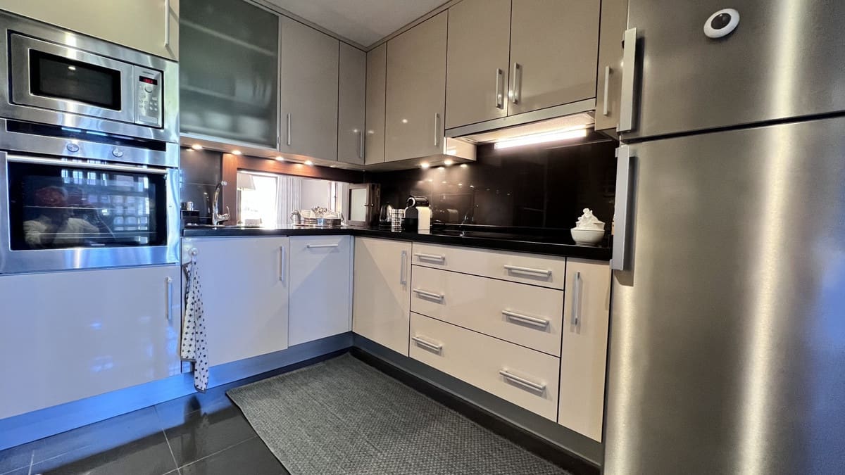 1 soverom Leilighet til salgs i Estepona - € 550 000 (Ref: 9102894)