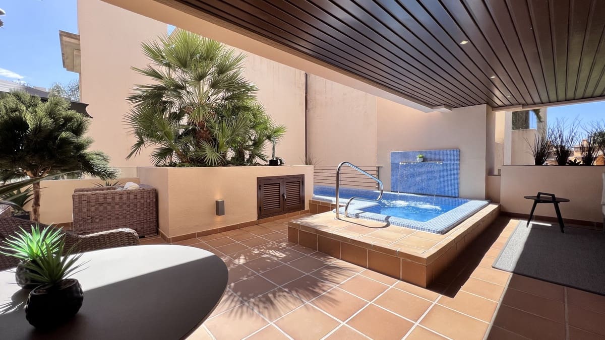 1 soverom Leilighet til salgs i Estepona - € 550 000 (Ref: 9102894)