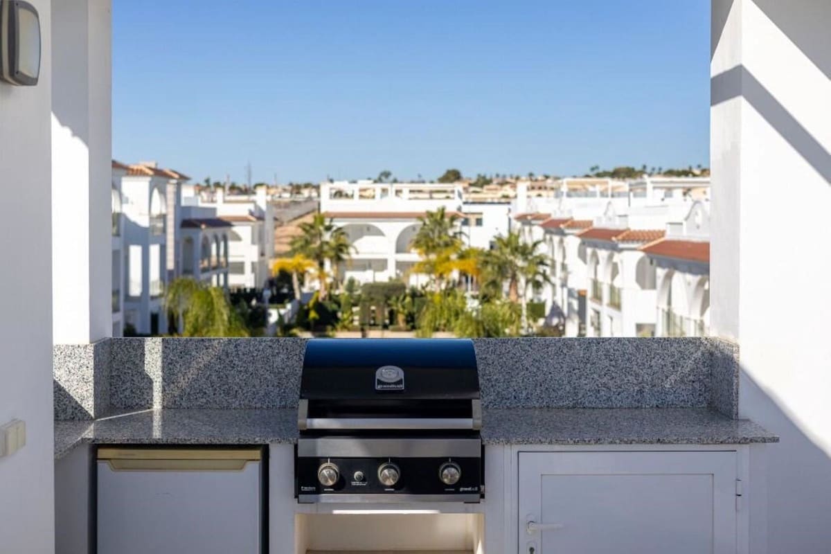 2 bedroom Apartment for sale in Ciudad Quesada with pool garage - € 318,000 (Ref: 9104631)