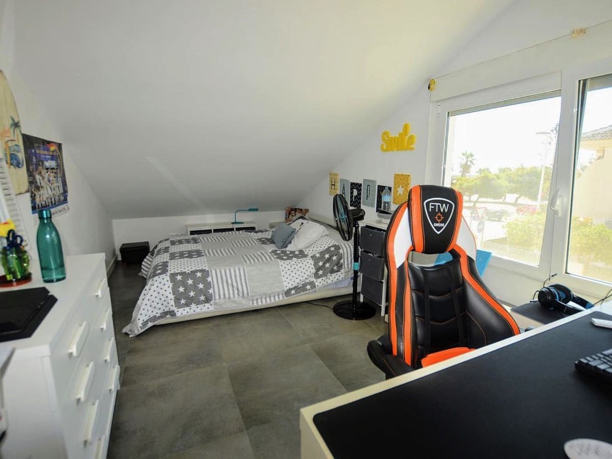 3 soverom Kjedet enebolig til salgs i Lo Pagan med garasje - € 325 000 (Ref: 9104641)