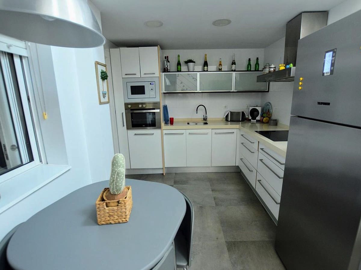 3 slaapkamer Halfvrijstaande villa te koop in Lo Pagan met garage - € 325.000 (Ref: 9104641)