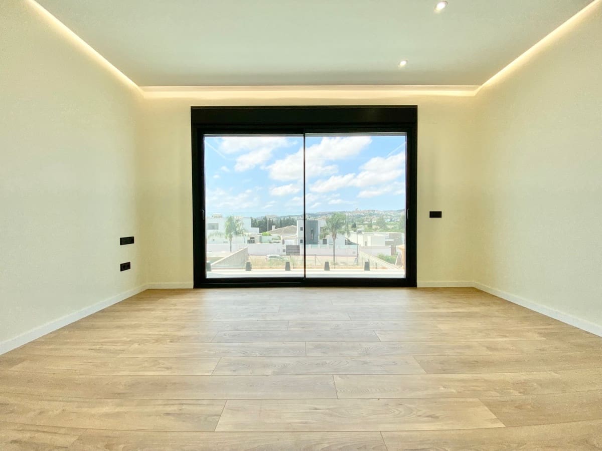 2 soveværelse Villa til salg i Mijas med swimmingpool - € 1.400.000 (Ref: 9108666)