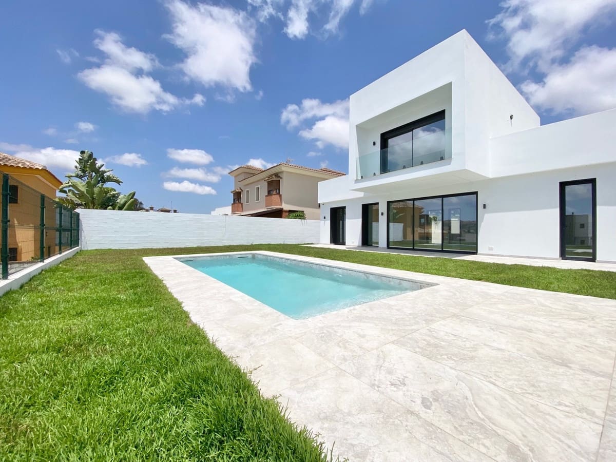 2 soveværelse Villa til salg i Mijas med swimmingpool - € 1.400.000 (Ref: 9108666)