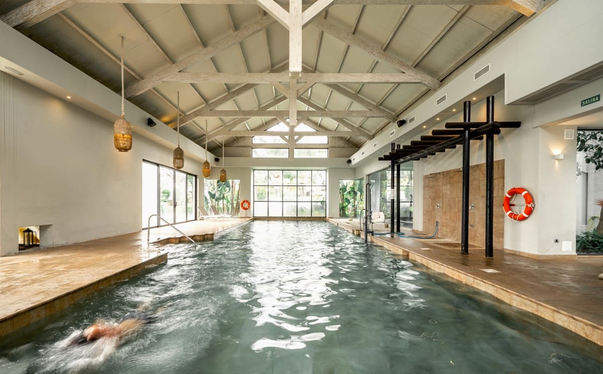 5 soverom Villa til salgs i El Paraiso med svømmebasseng - € 1 950 000 (Ref: 9110287)