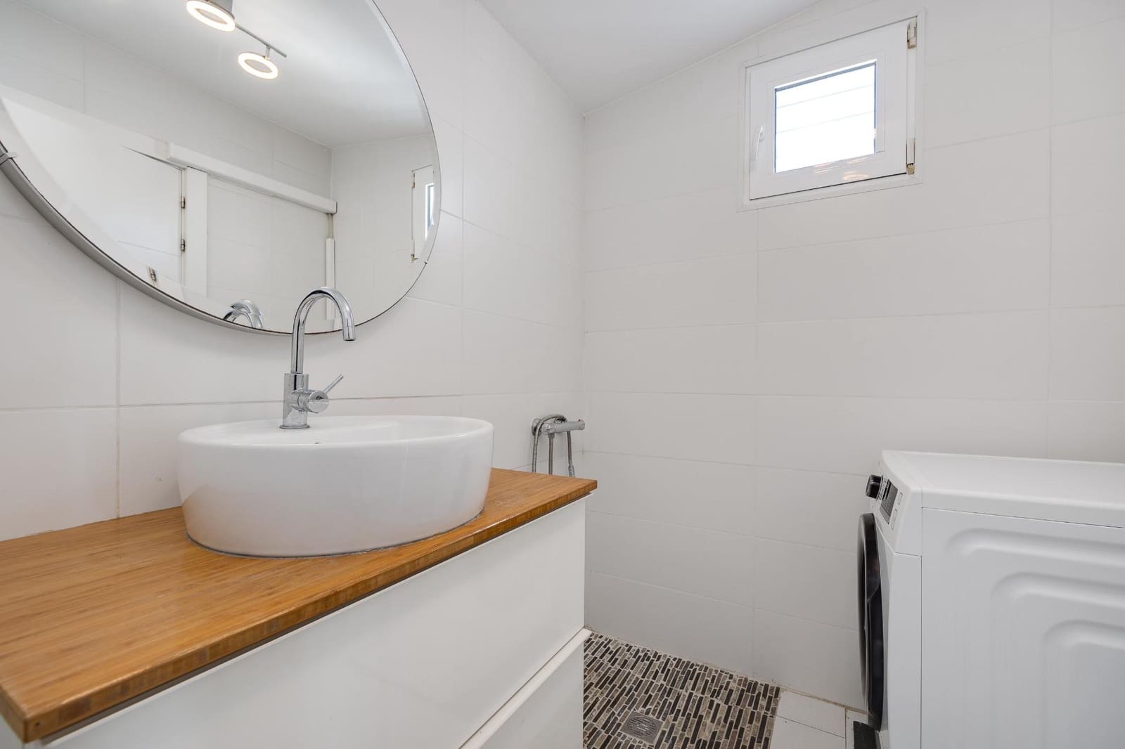 Chalet de 2 habitaciones en Torrevieja en venta con piscina - 290.000 € (Ref: 9110292)