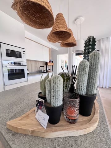 3 sypialnia Willa na sprzedaż w Zona Calvario, Estepona z garażem - 1 395 000 € (Ref: 9110295)