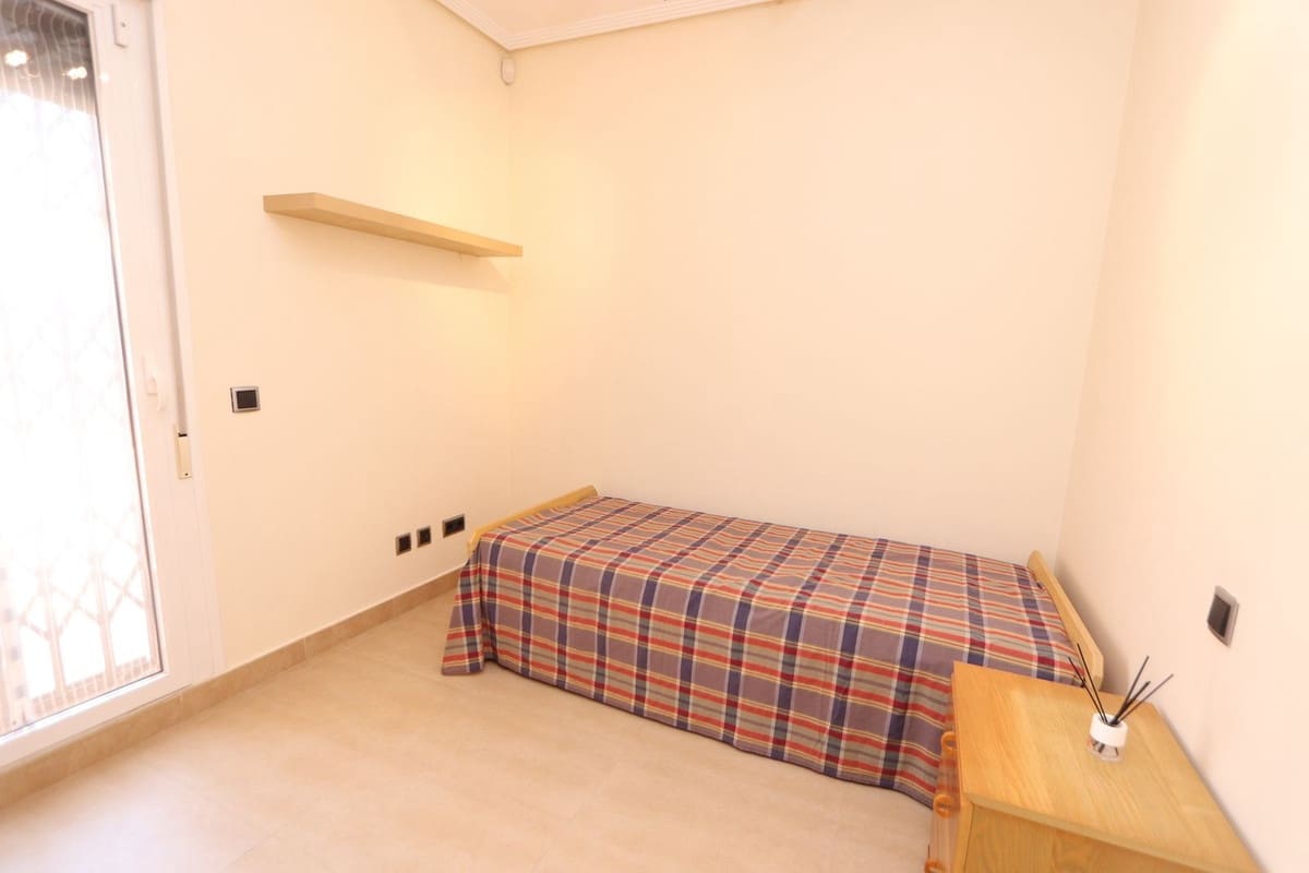 Apartamento de 3 habitaciones en Los Alcázares en venta con piscina garaje - 245.000 € (Ref: 9114139)
