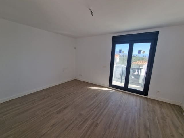 2 bedroom Semi-detached Villa for sale in Manilva - € 385,000 (Ref: 9118719)