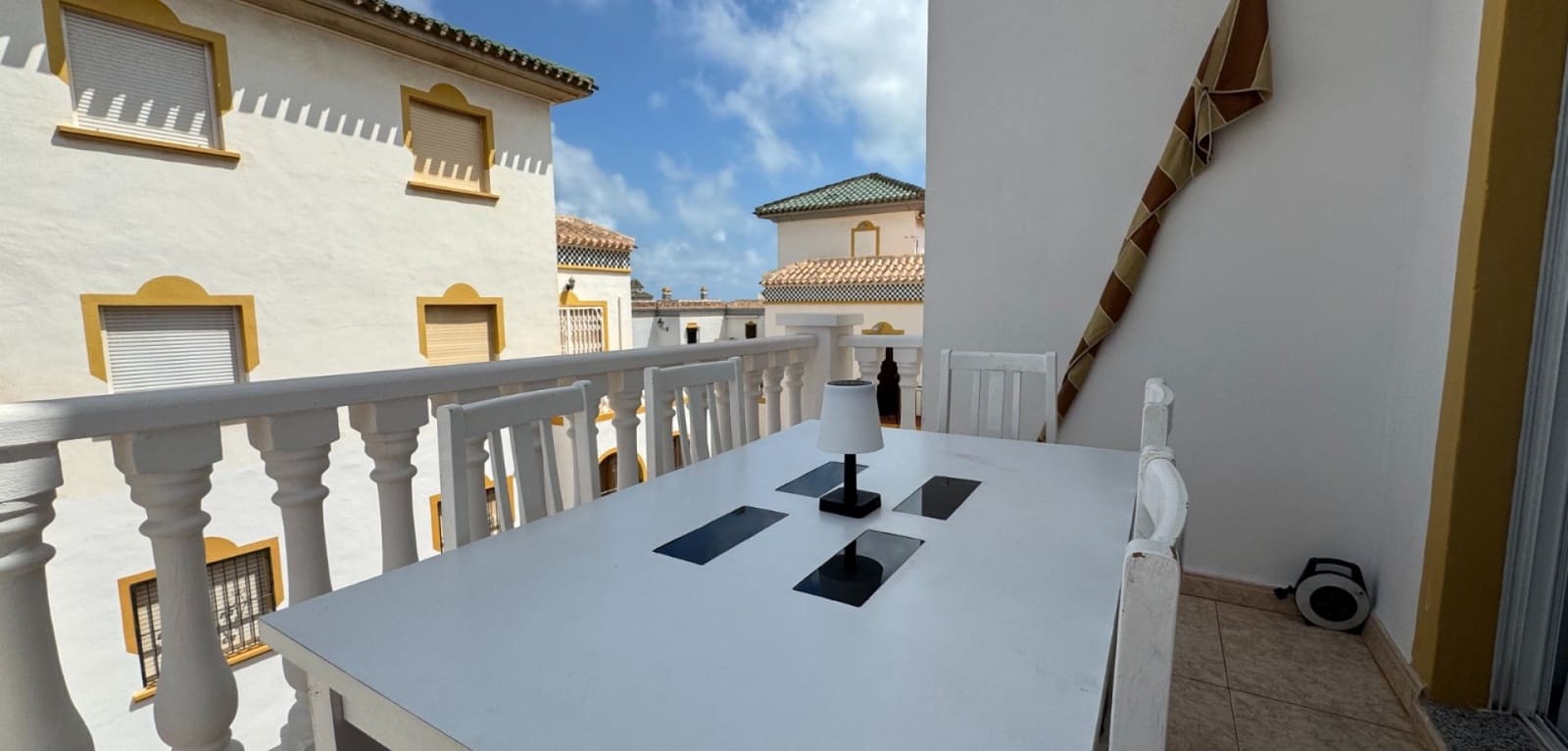 3 soveværelse Lejlighed til salg i Torrevieja med swimmingpool - € 269.000 (Ref: 9128241)