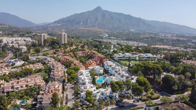 1 camera da letto Casa in vendita in La Dama de Noche - La Alzambra, Marbella con piscina - 330.000 € (Rif: 9128254)
