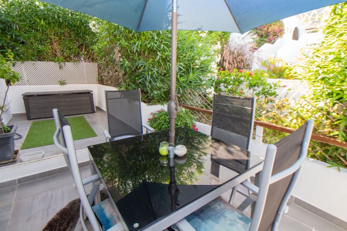 1 soverom Hus til salgs i Nueva Andalucia med svømmebasseng - € 330 000 (Ref: 9128254)