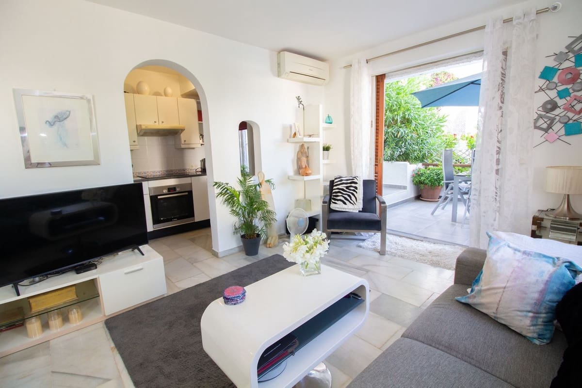 1 soverom Hus til salgs i Nueva Andalucia med svømmebasseng - € 330 000 (Ref: 9128254)