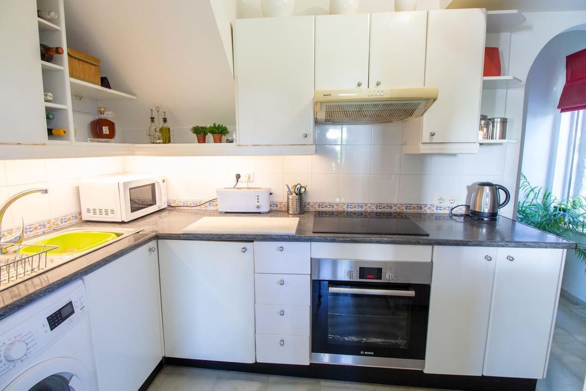 1 soverom Hus til salgs i Nueva Andalucia med svømmebasseng - € 330 000 (Ref: 9128254)