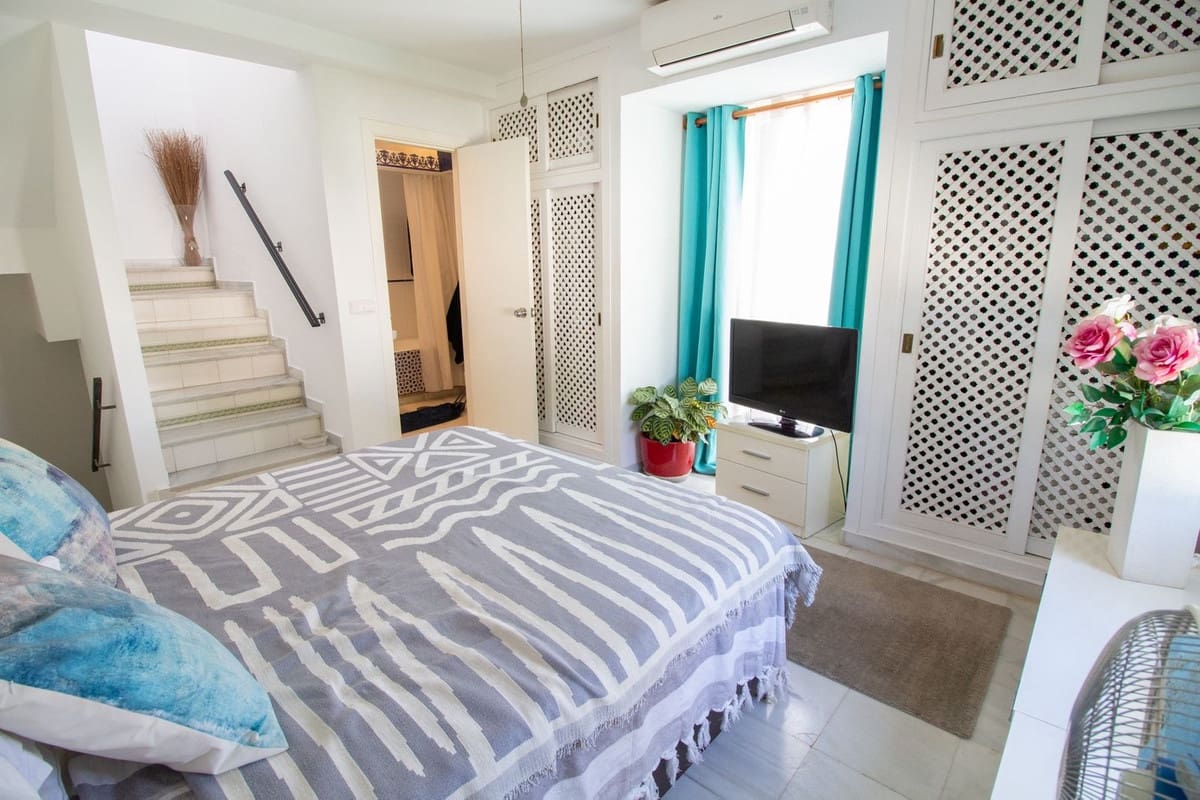 1 soverom Hus til salgs i Nueva Andalucia med svømmebasseng - € 330 000 (Ref: 9128254)