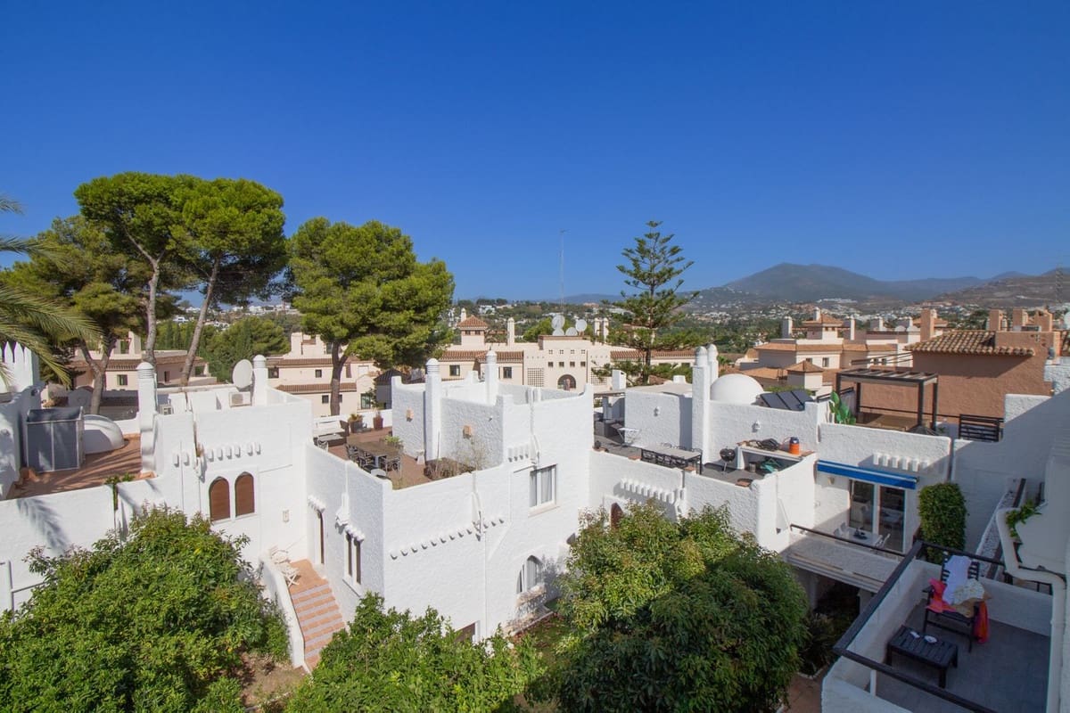 1 soverom Hus til salgs i Nueva Andalucia med svømmebasseng - € 330 000 (Ref: 9128254)