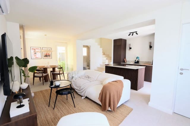 2 sypialnia Dom blizniak na sprzedaż w Los Altos z basenem garażem - 286 000 € (Ref: 9132380)