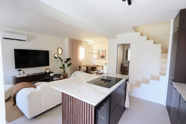 2 sypialnia Dom blizniak na sprzedaż w Los Altos z basenem garażem - 286 000 € (Ref: 9132380)