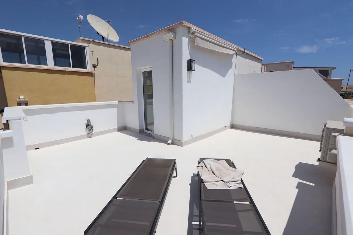 2 soverom Kjedet enebolig til salgs i Los Altos med svømmebasseng garasje - € 286 000 (Ref: 9132380)