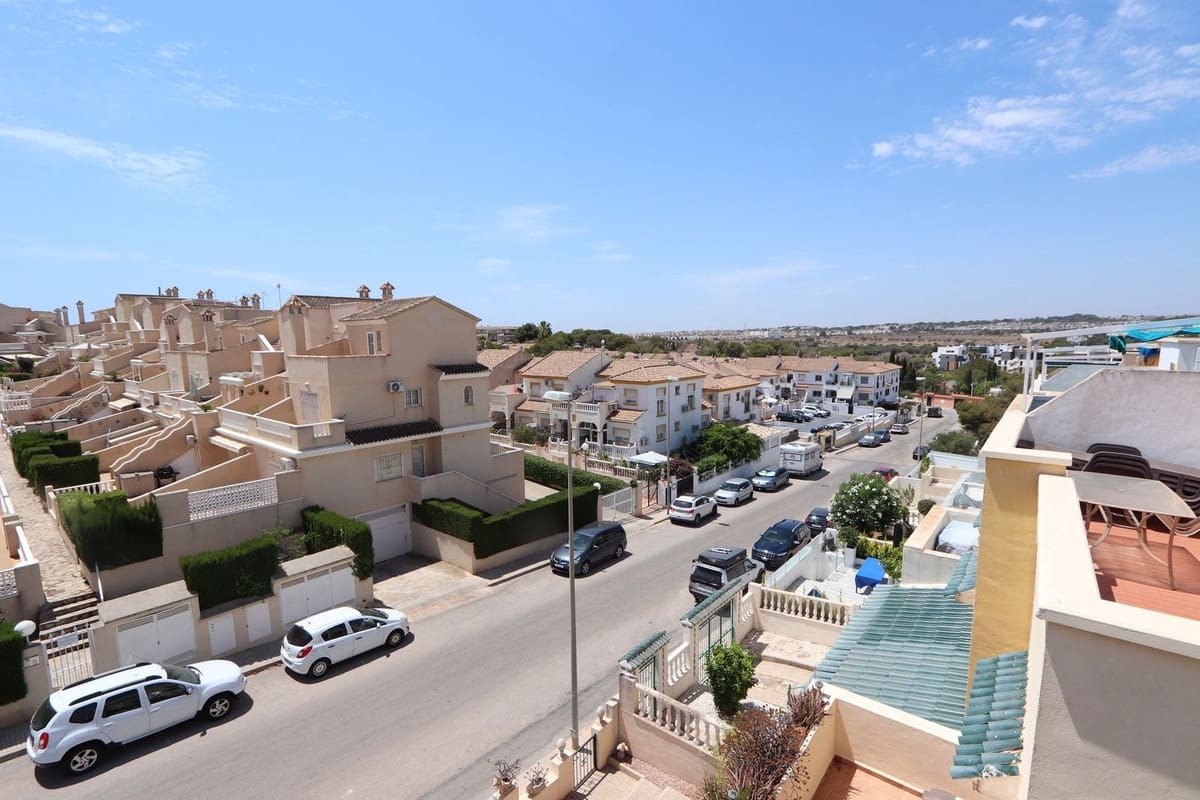 2 soverom Kjedet enebolig til salgs i Los Altos med svømmebasseng garasje - € 286 000 (Ref: 9132380)