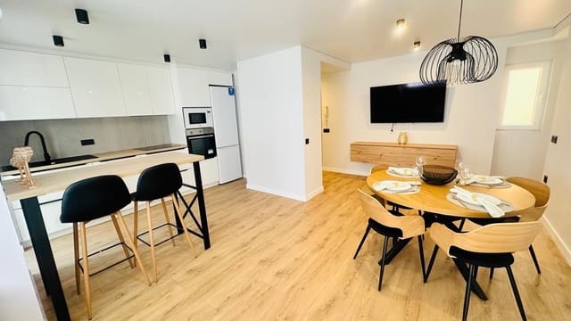 Apartamento de 3 habitaciones en Las Piscinas Naturales, Torrevieja en venta - 249.605 € (Ref: 9137114)