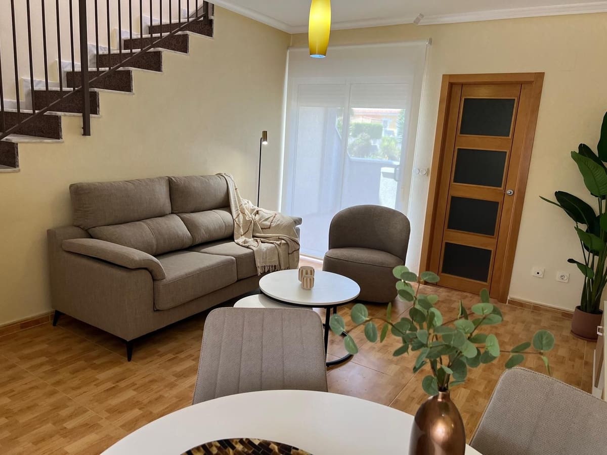 3 bedroom Townhouse for sale in Ciudad Quesada with pool - € 247,000 (Ref: 9141608)