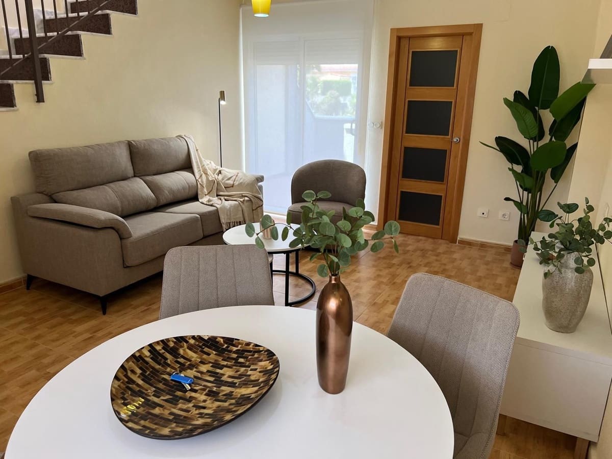 3 bedroom Townhouse for sale in Ciudad Quesada with pool - € 247,000 (Ref: 9141608)