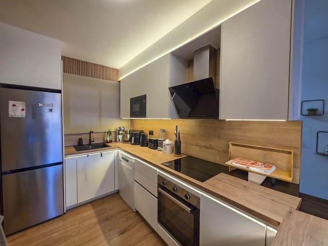 2 soveværelse Lejlighed til salg i La Reserva, Marbella - € 379.000 (Ref: 9143501)