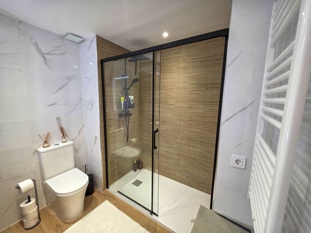 2 soveværelse Lejlighed til salg i La Reserva, Marbella - € 379.000 (Ref: 9143501)