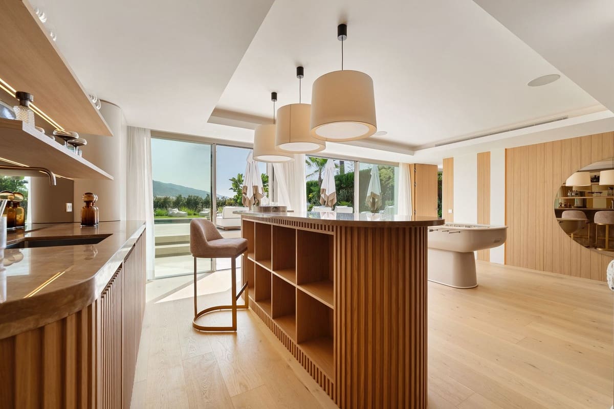 Pareado de 5 habitaciones en Nueva Andalucia en venta con piscina - 5.150.000 € (Ref: 9143506)