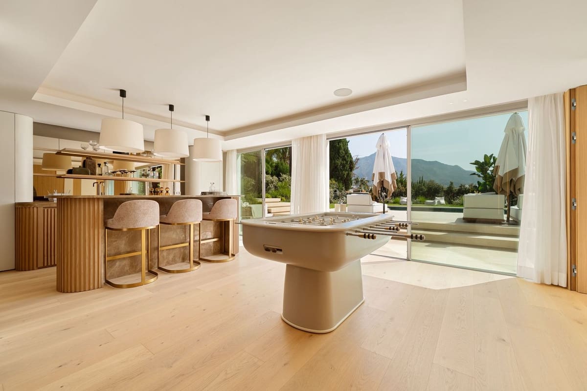 Pareado de 5 habitaciones en Nueva Andalucia en venta con piscina - 5.150.000 € (Ref: 9143506)