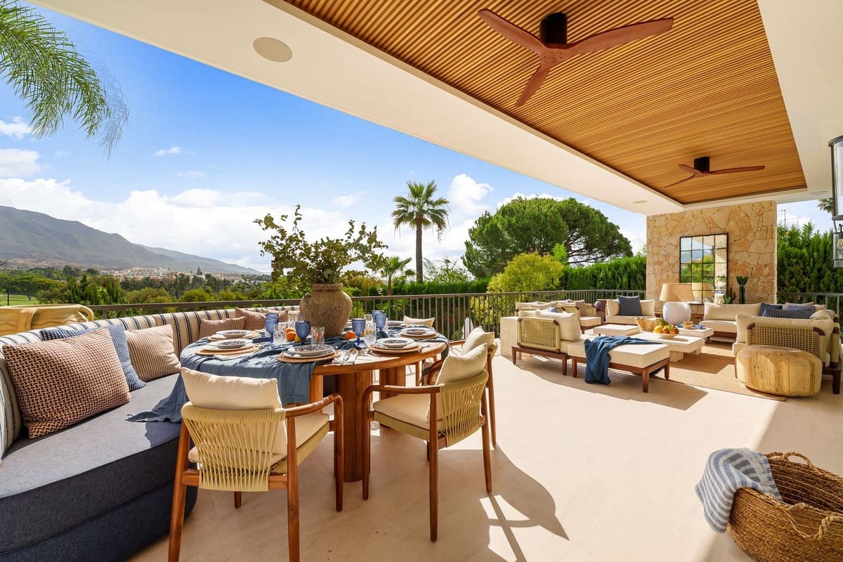 Pareado de 5 habitaciones en Nueva Andalucia en venta con piscina - 5.150.000 € (Ref: 9143506)
