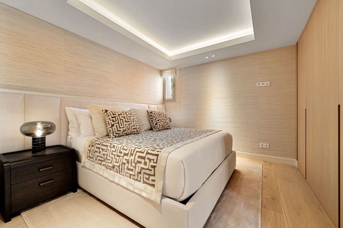 Pareado de 5 habitaciones en Nueva Andalucia en venta con piscina - 5.150.000 € (Ref: 9143506)