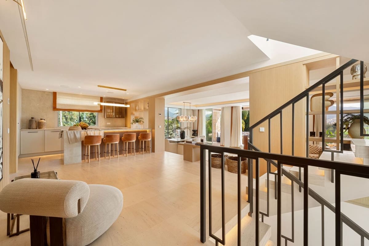 Pareado de 5 habitaciones en Nueva Andalucia en venta con piscina - 5.150.000 € (Ref: 9143506)